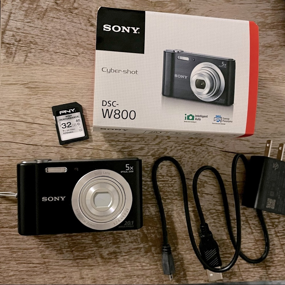 NEW Digital Camera (Sony Cyber-shot DSC-W800)